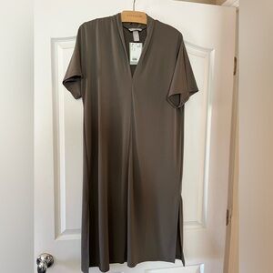 Olive/Gray V-Neck dress. Knee length. NWT!